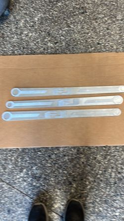 Set of 3 aluminum FJ door sills with logo