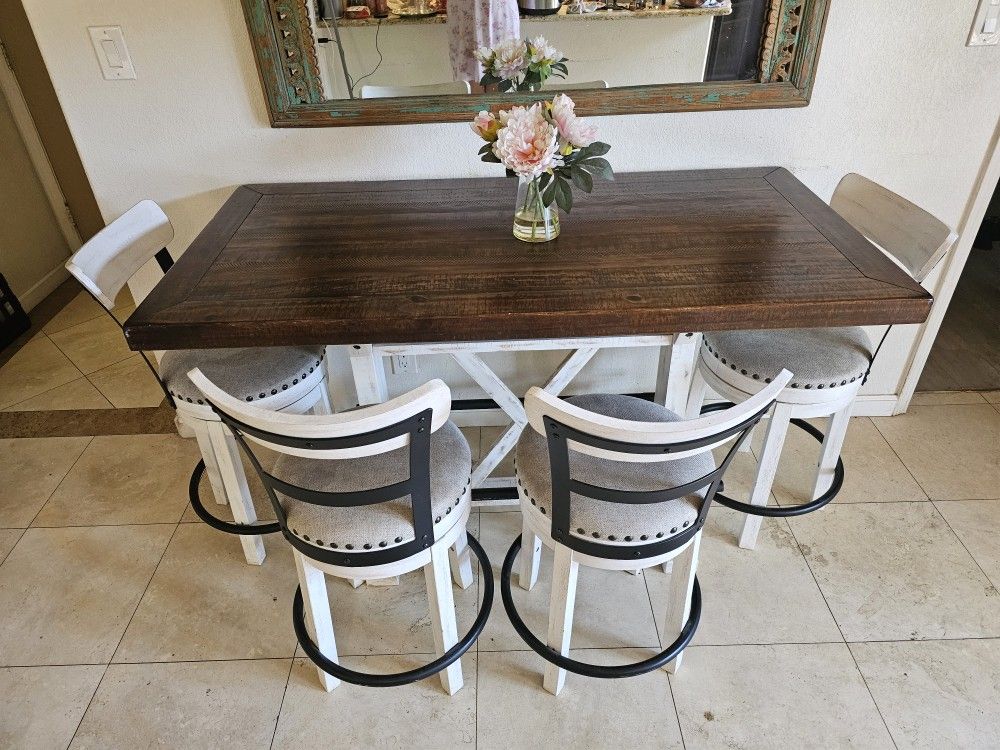Nook High Top Table