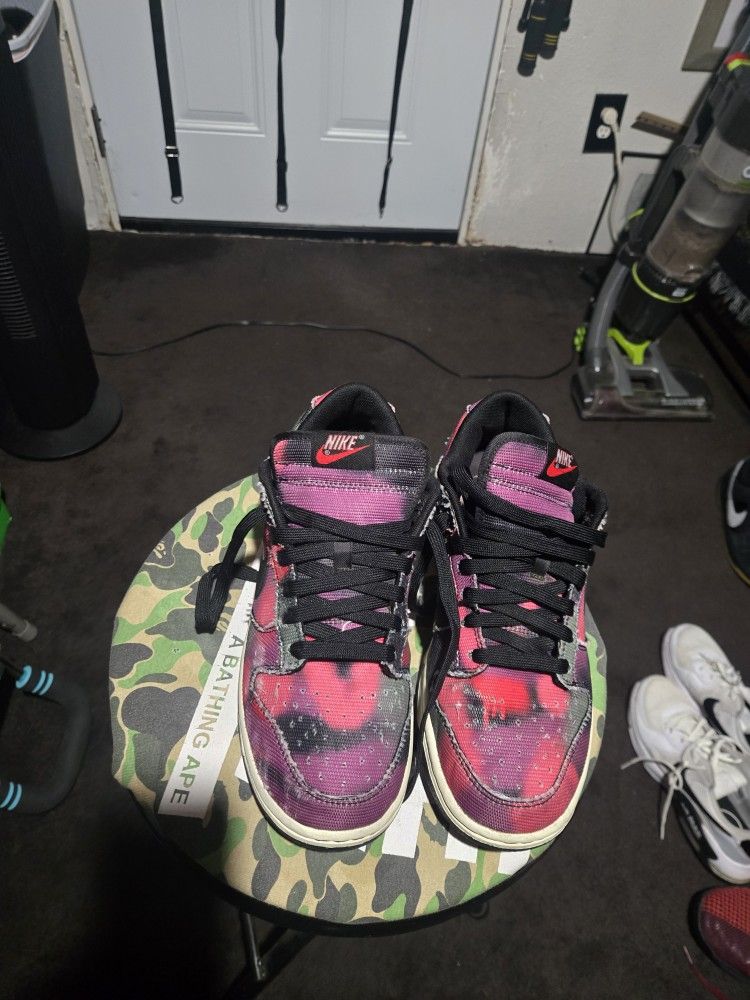 Nike Dunk Low
Graffiti Pink Men's Size 8.5 Or Women's Size 10 Excellent Condition