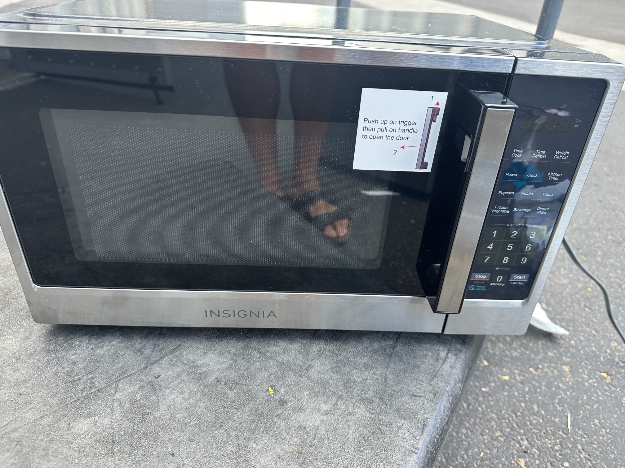 Insignia Microwave 