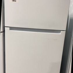 Vissani MDTF18WHR 18 cu. ft. Top Freezer Refrigerator