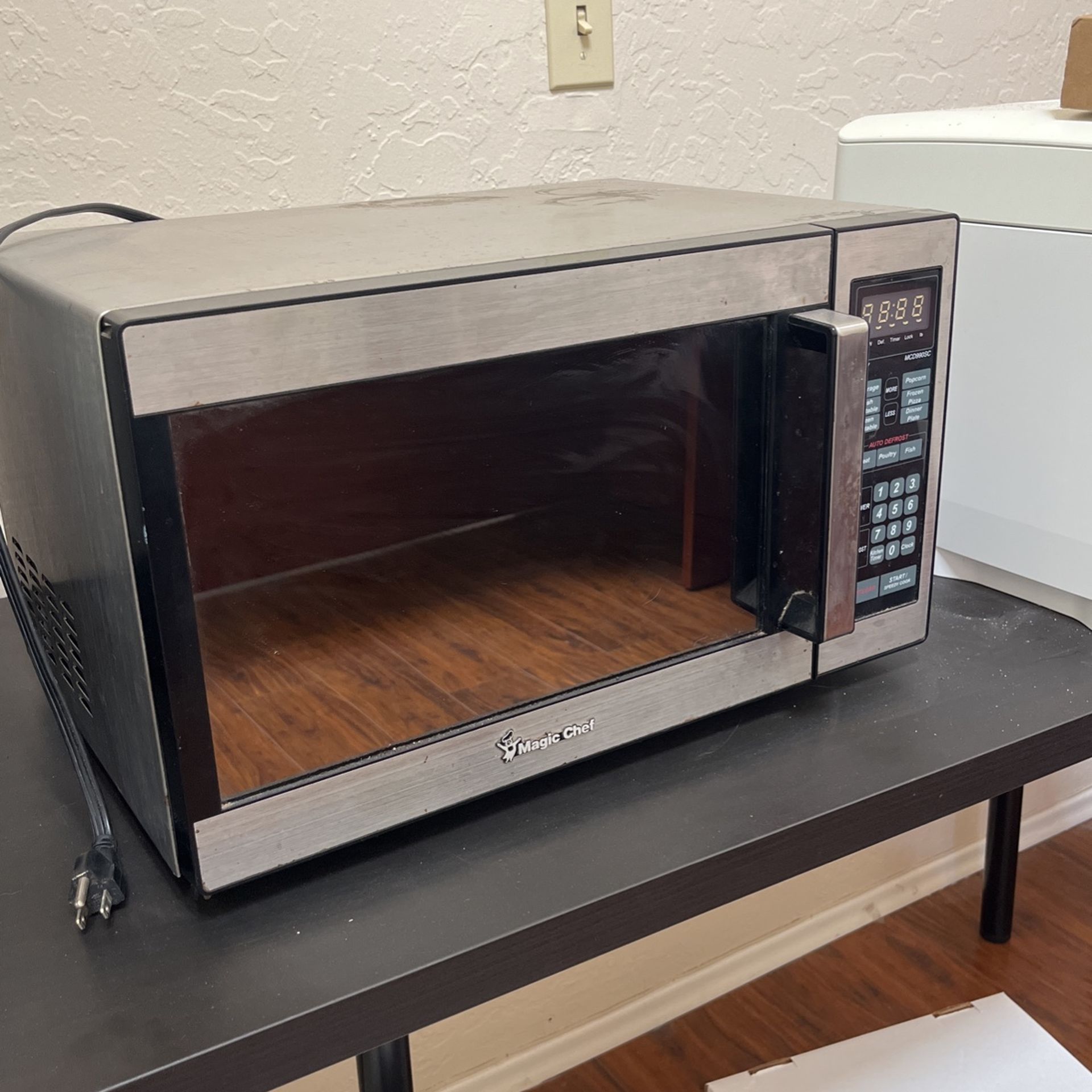 Magic Chef Microwave for Sale in San Diego, CA OfferUp