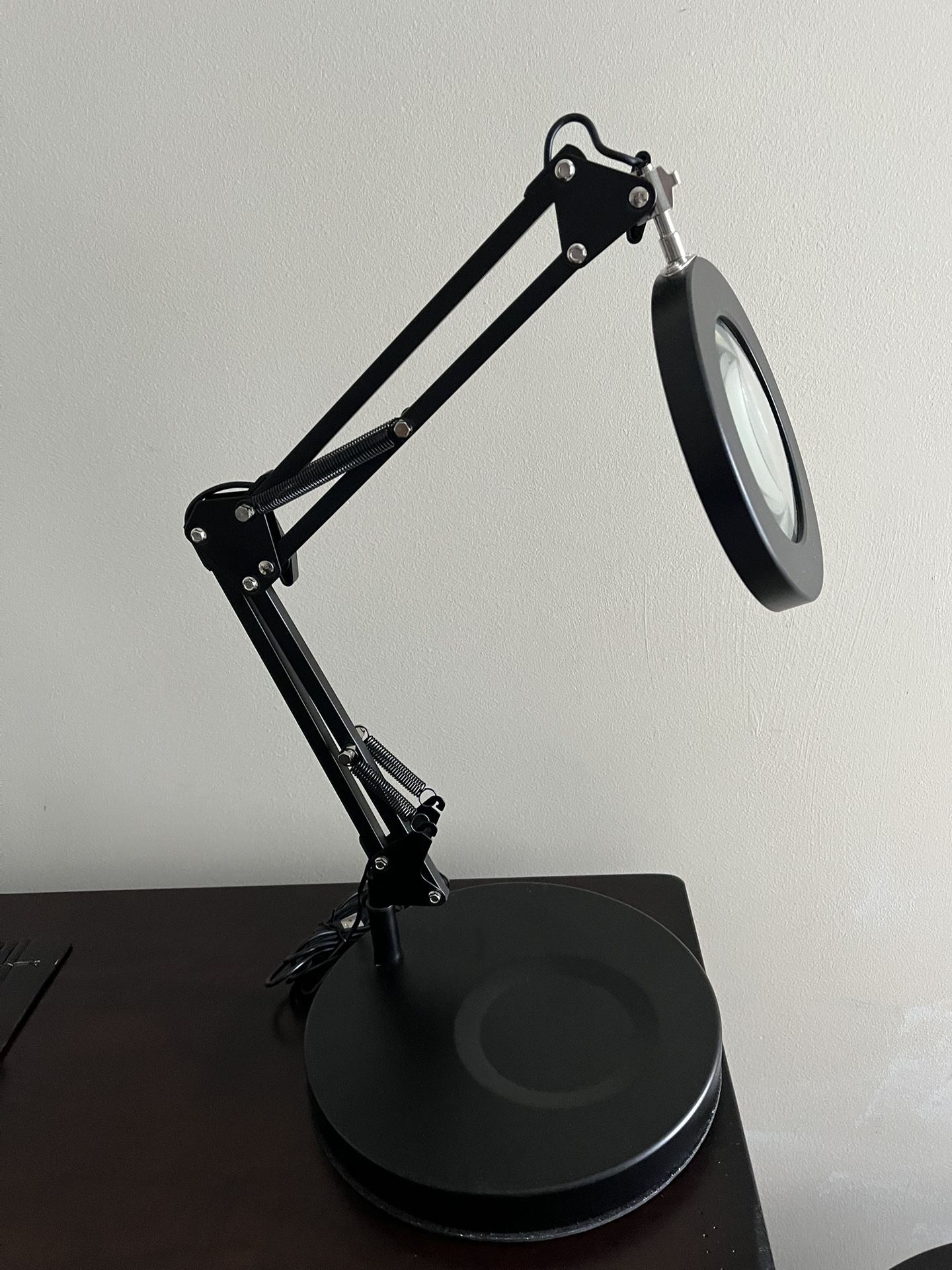 Hobbiest Adjustable 10x Magnifier Lamp