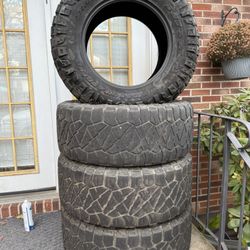 37x13.50R20 Nitto Ridge Grappler (4) SET