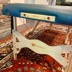 Earthlite portable massage table