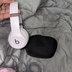 Beats Solo 4 