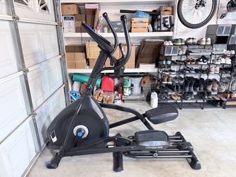 Elliptical Machine Nautilus E616