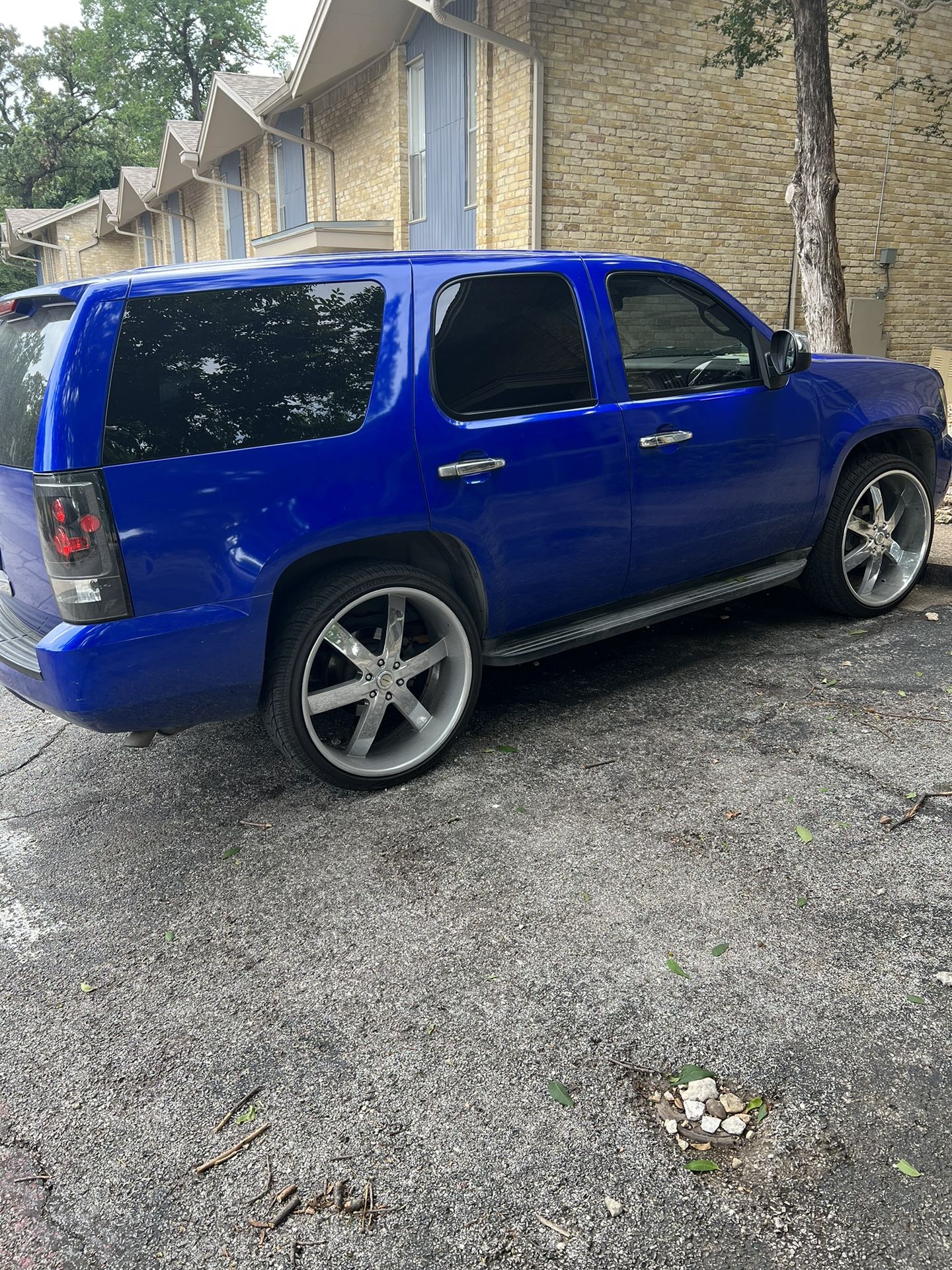 2007 Chevy Tahoe Candy Blue Tesla Screen 26inch Rims