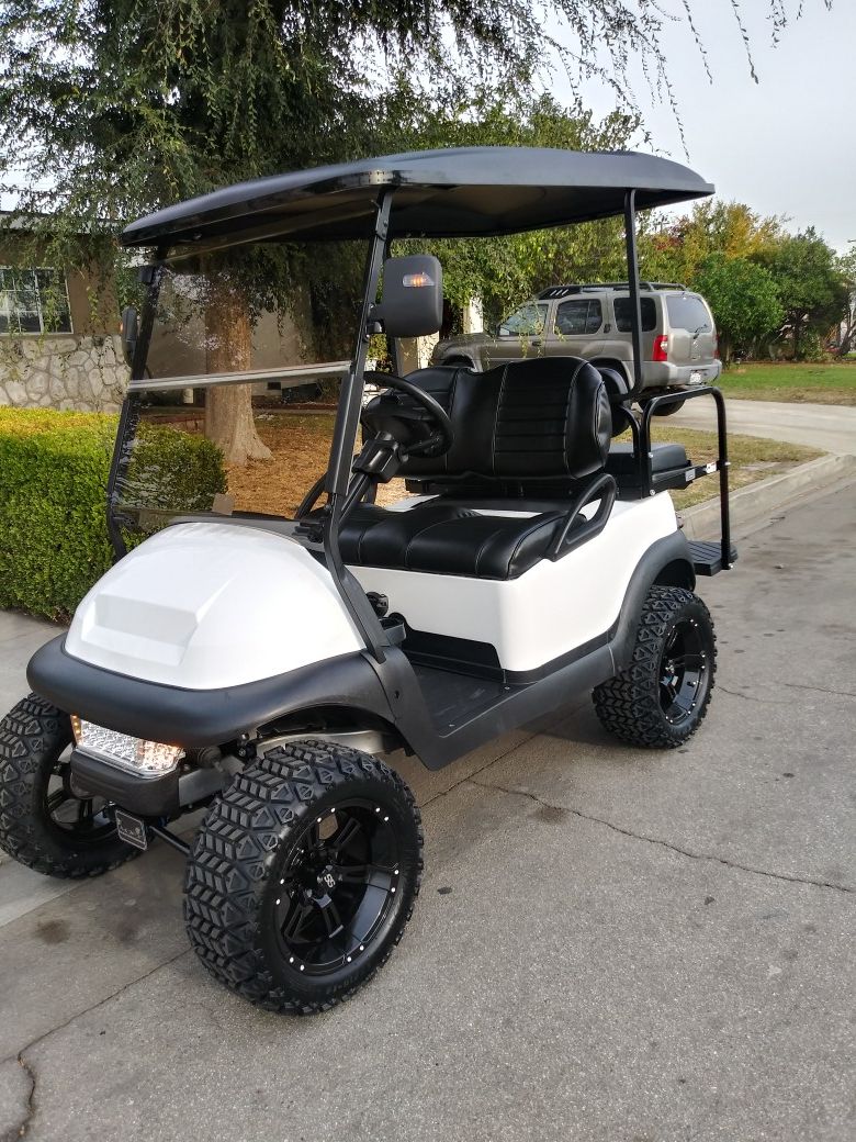 Like new condition 2016 club car precedent golf cart