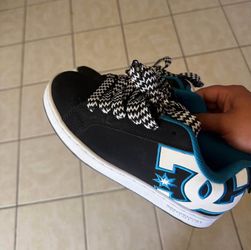 DC court graffik skate shoe