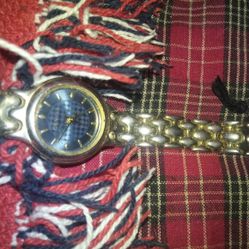 White Yellow Metal Stainless Steel Back Geneva 17 jewel Wrist Watch Navy Beautiful Unisex Online For Sale Vintage Or Antique Snap On BNeeds Cleaned Ty