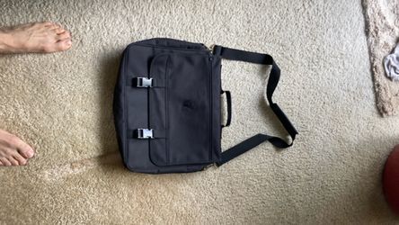 Laptop carrying briefcase