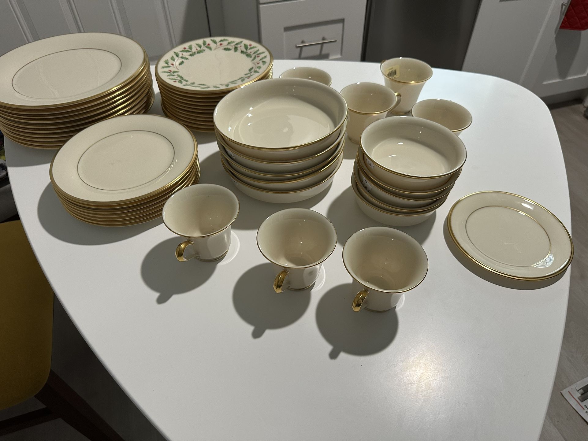Lenox eternal Ivory Gold Plates 35 Pieces