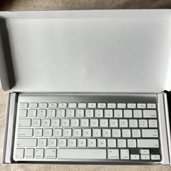 Apple Wireless Keyboard with Bluetooth 