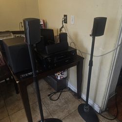 Definitive Technology Surround Sound  Pro 600