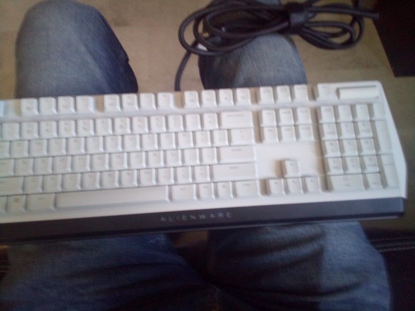 AW510K Low Profile Mechanical Gaming Keyboard White