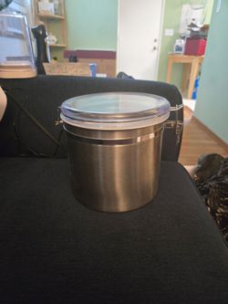 DOG TREAT CONTAINER