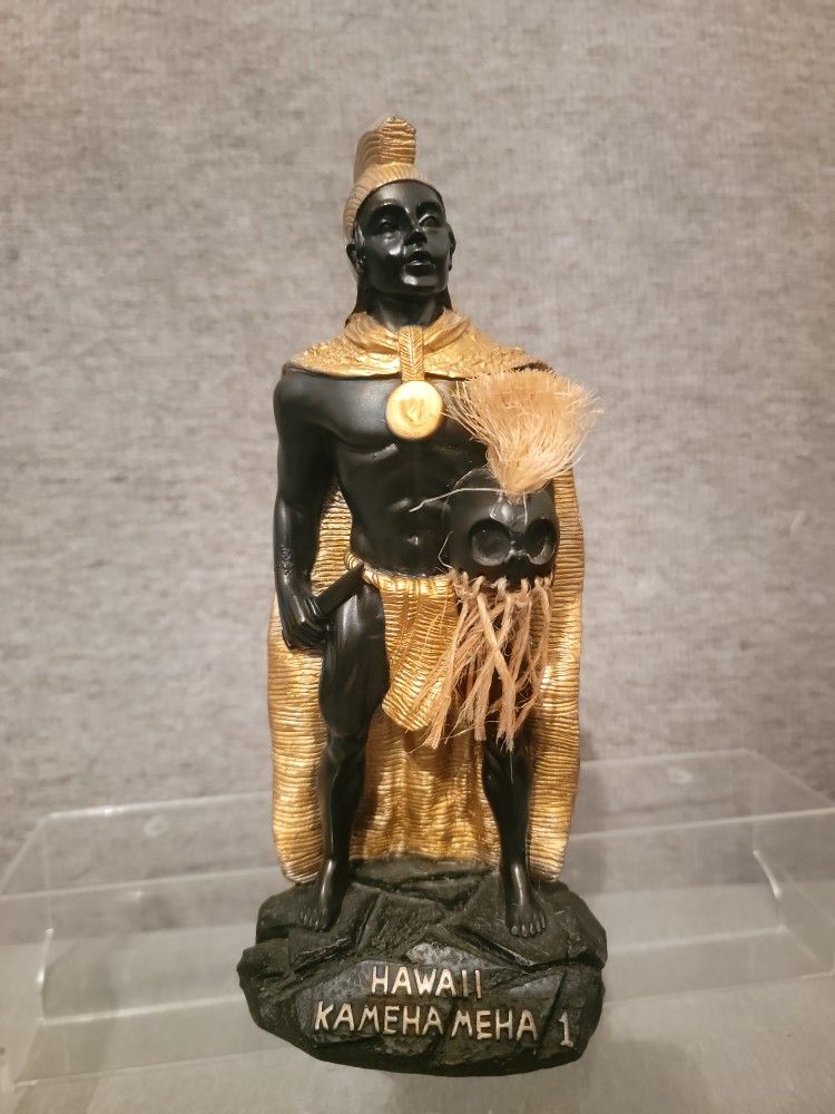 Hawaiian King Kamehameha 1  Statue Figurine 8¹/² Inches 