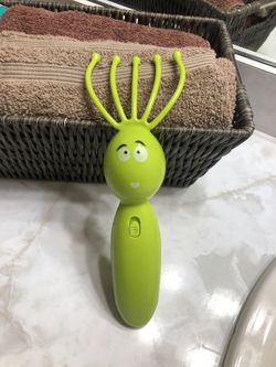 "Shrimp Scalpi" Vibrating Head/Body Massager (Chartreuse Green)