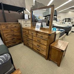 $39 Down Bedroom Set Queen or King Bed Dresser Nightstand Mirror Curtis 