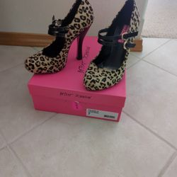 Betsey Johnson - Tease Leopard Shoes - 7