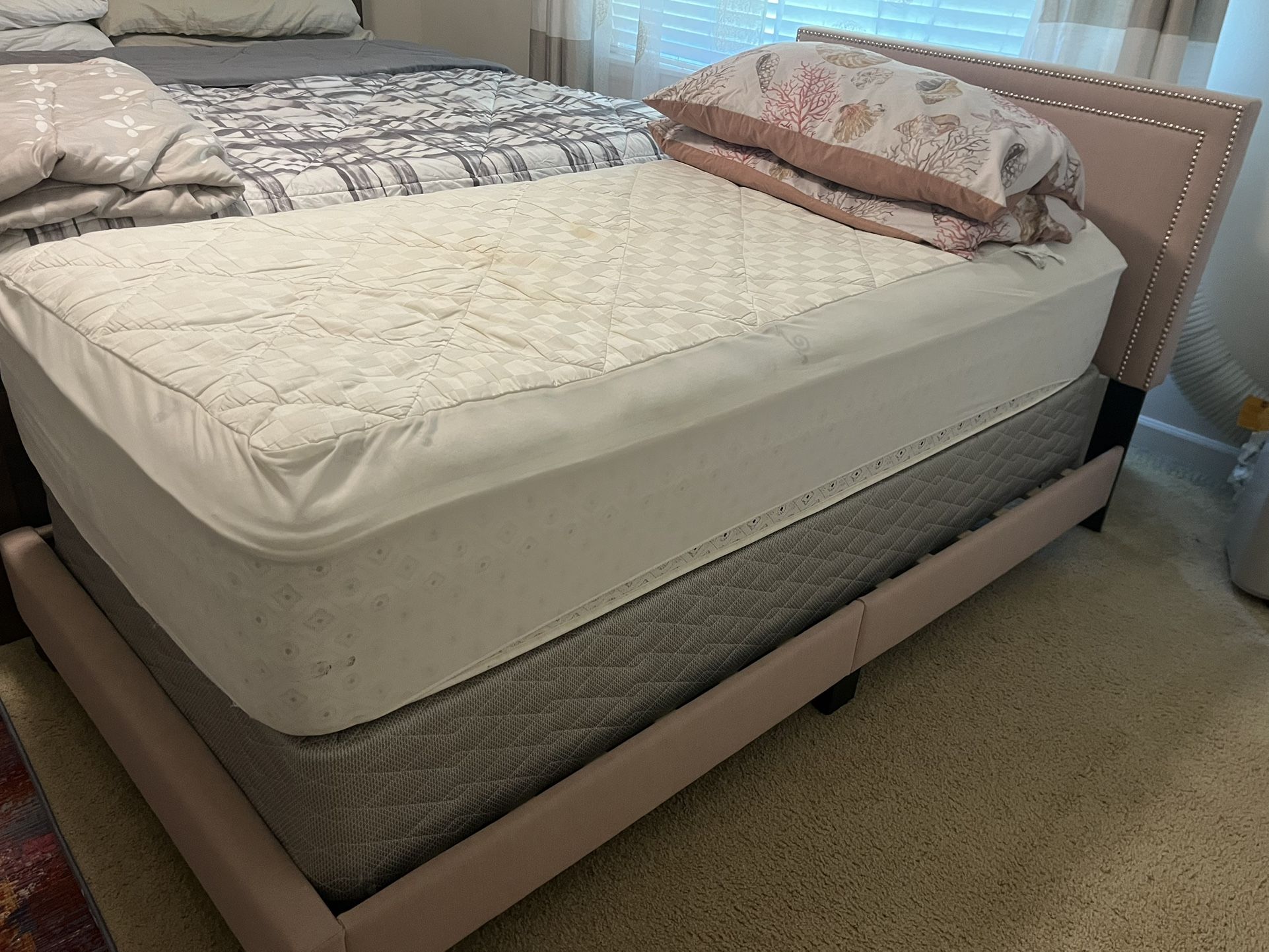 Twin Bed + Mattress