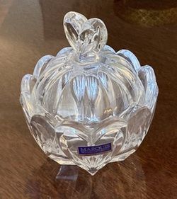 MARQUIS WATERFORD CRYSTAL “Sweet Memories” COVERED BOX