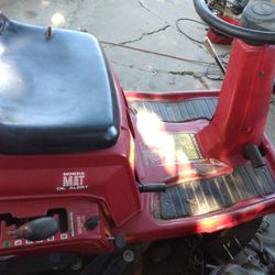 Honda lawnmower tractor