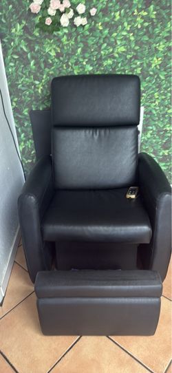 Black Leather Power Recliner Chair for pedicure