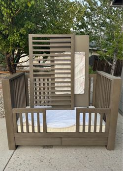 Wooden Baby and Toddler Crib with Mattress and Sheets