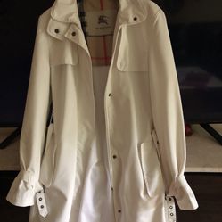 Burberry Trench Like New 199$