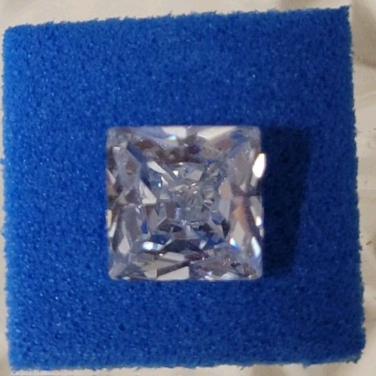 7mm 1.5 CT Loose AAA Brilliant White Simulated Diamond Like VVS1 Excellent Princess Cut Gemstone CZ. This 7mm 1.5 CT loose gemstone is a brilliant cut