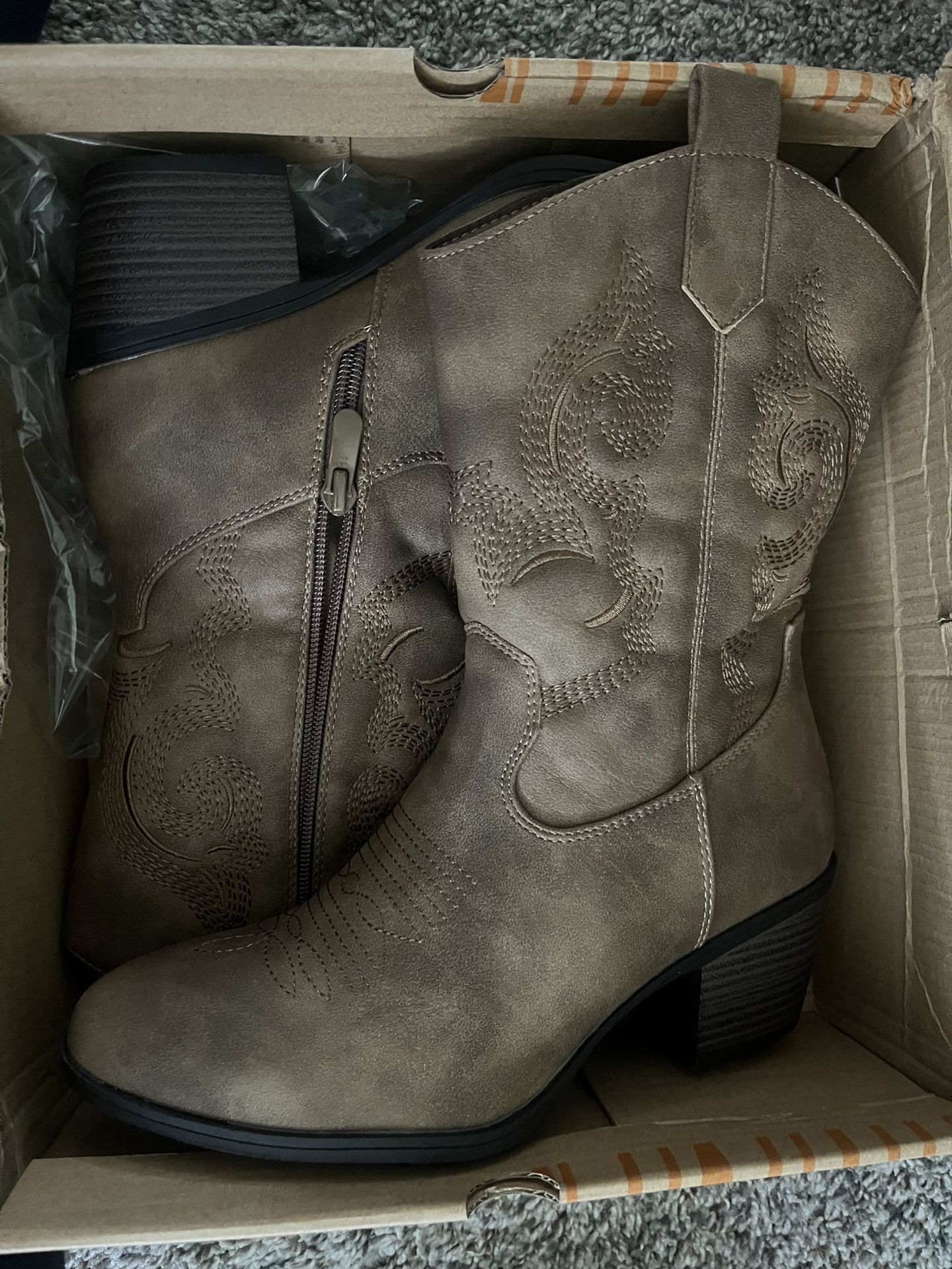 Women’s Cowgirl Boots Great Condition