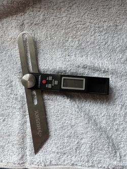 Husky Digital Angle Finder / Digital Protractor – LCD Angle Gauge