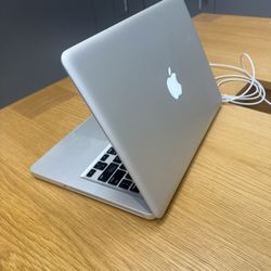 MacBook 2011