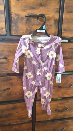 $3 New baby's pajama size 3/6 months