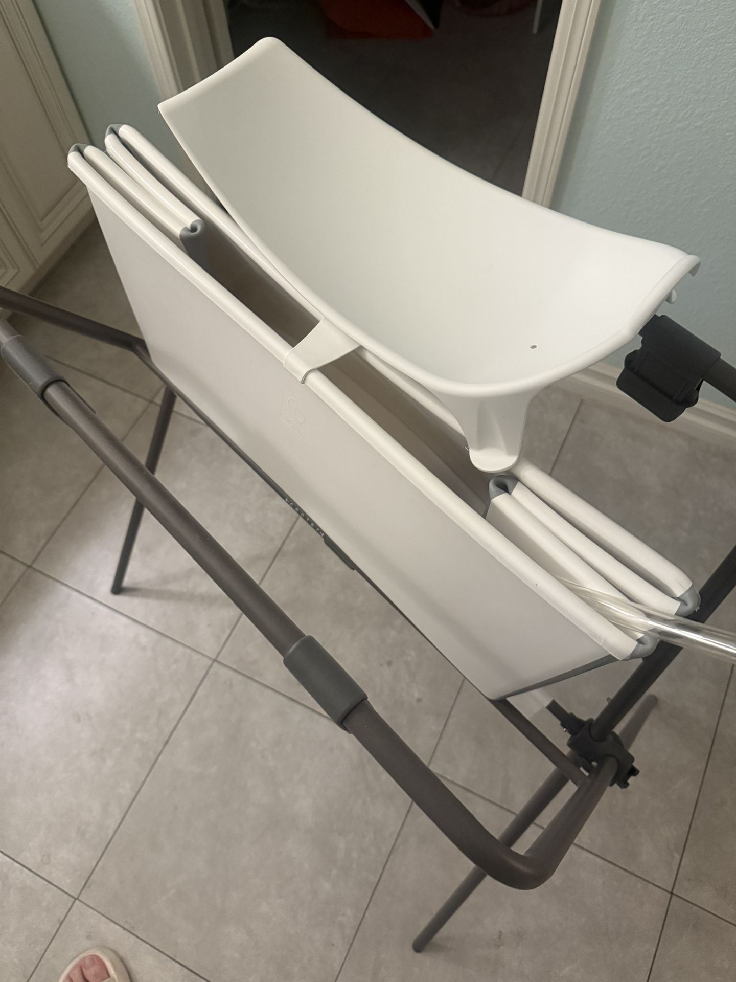 Stokke Bath With Stand And Newborn Support