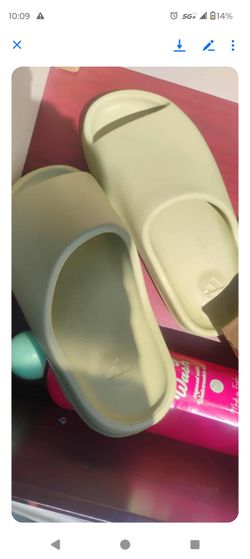 Adidas Yeezy Sandal 40$