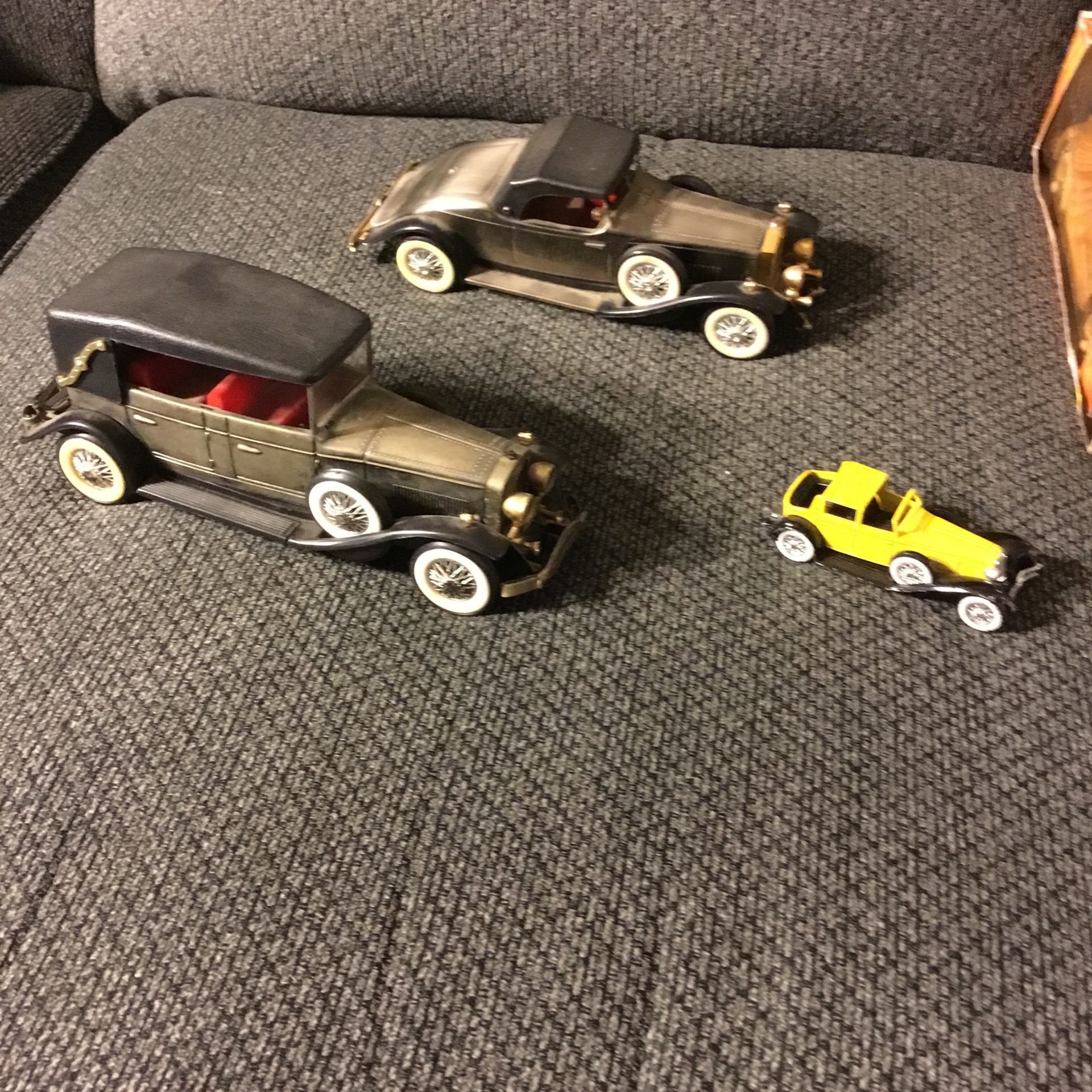 Lot Of Antique Cars 