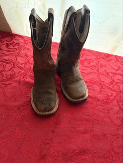 Boy boots