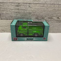 M2 Machines Auto Trucks Green ‘1957 Dodge 700 COE • Die Cast Metal • Made in China Scale 1:64