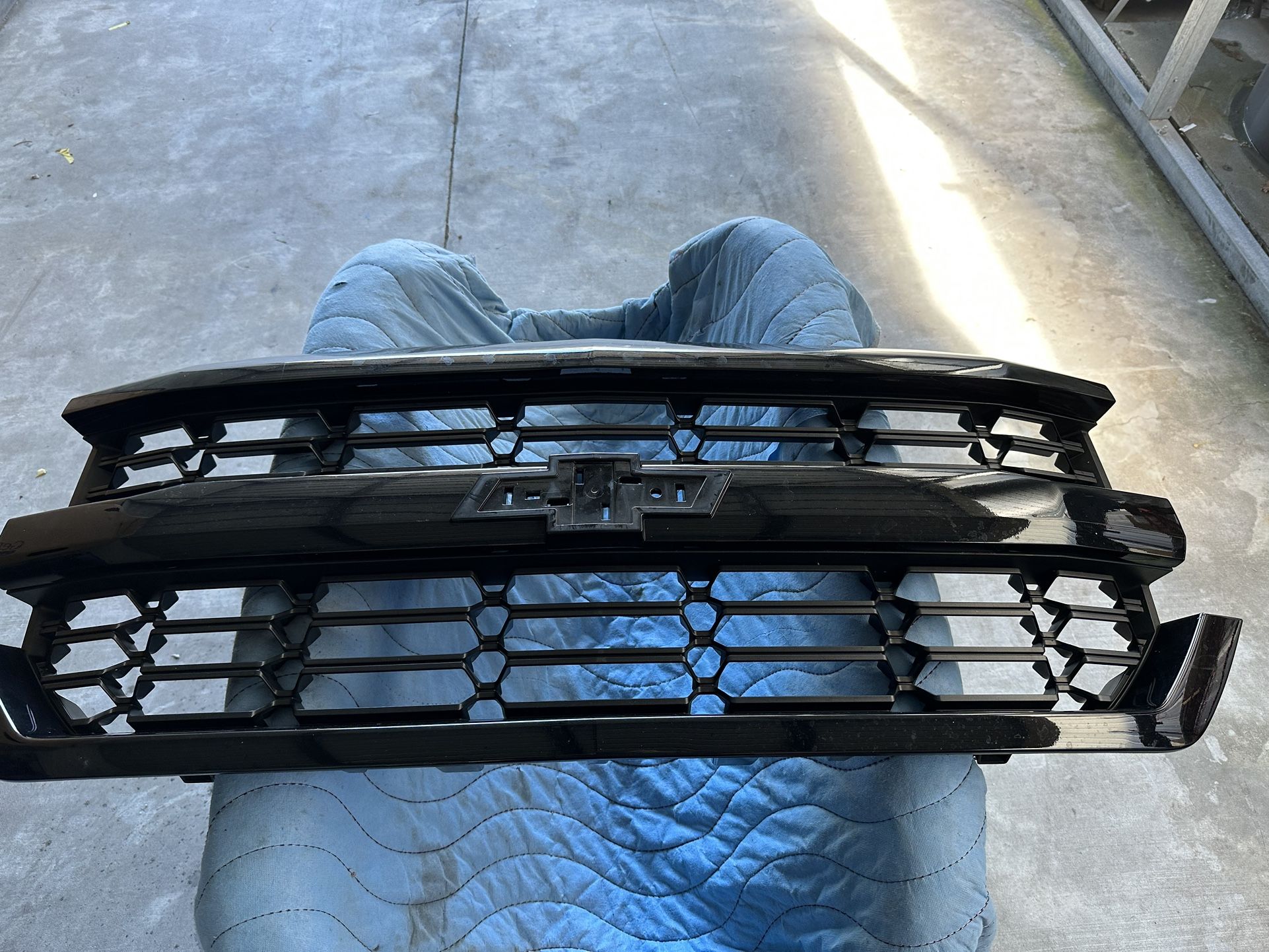 2018 Chevy Silverado Grill