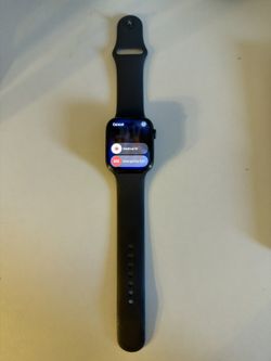 Apple Watch Series 7 (45mm GPS) – Great Condition + Charger