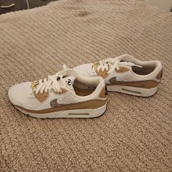 Women's Nike Air Max 9.5 White/tan Sneakers $50