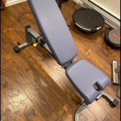 ULTIMATE FITNESS adjustable weight bench (~350$ msrp)