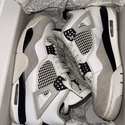 Jordan 4 Retro Black Used Size 8.5 Mens 