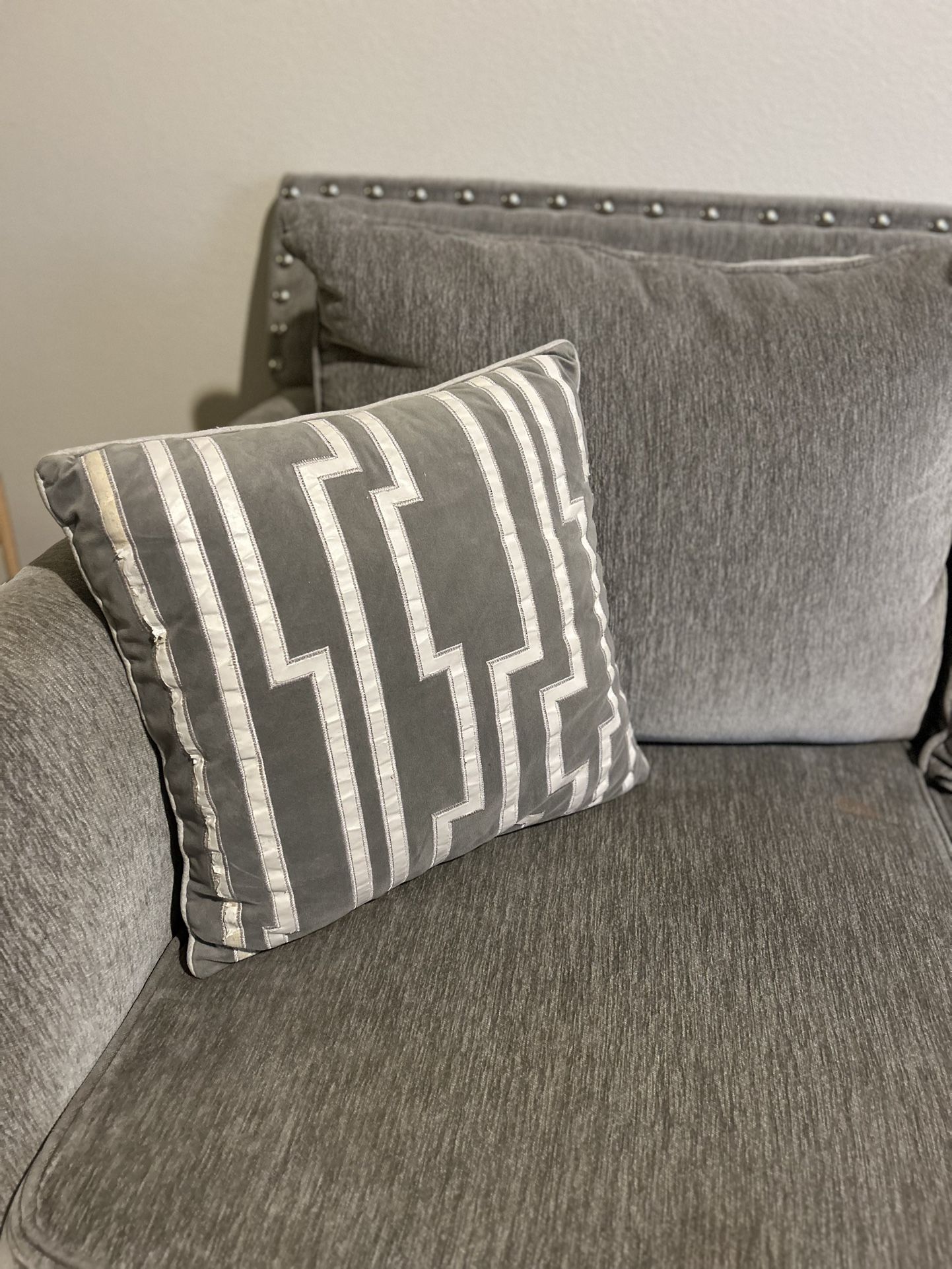 Going Tomorrow Gray  loveseat 