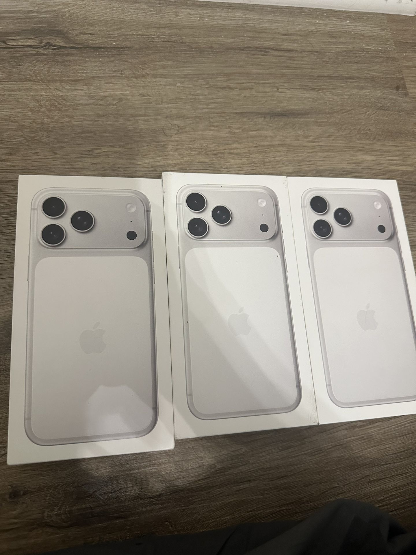 iPhone 17 pro max 256 gb AT&T cricket sealed 