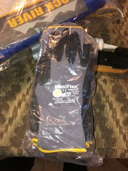 MaxiFlex gloves