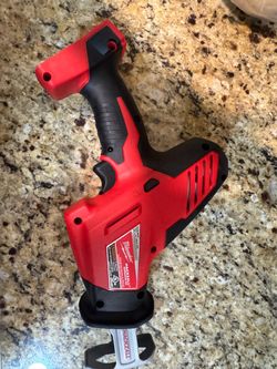 Milwaukee saw saw